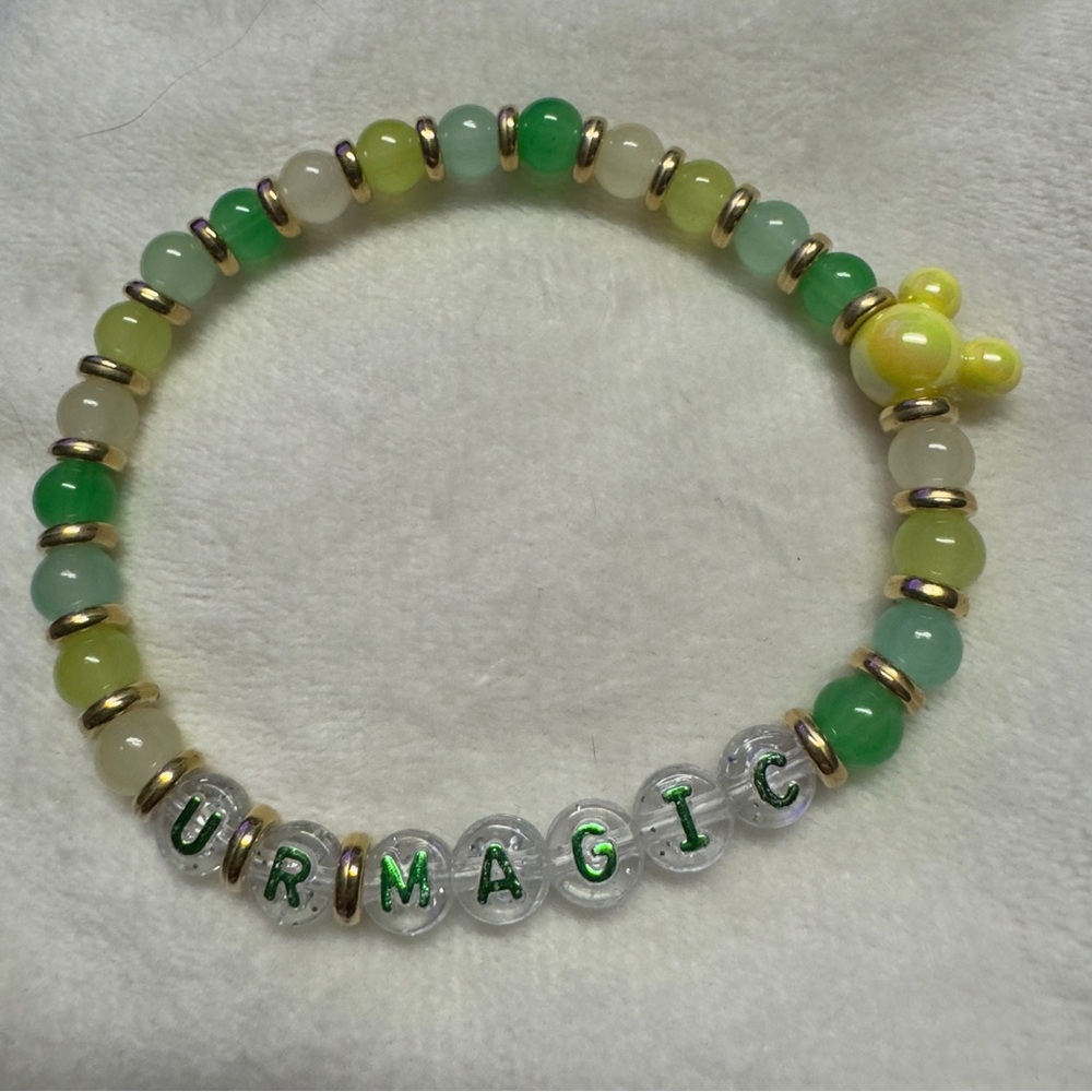 3 Red and 3 blue Bracelets for Disney fans or for Cast member thank you gift - Picture 3 of 4